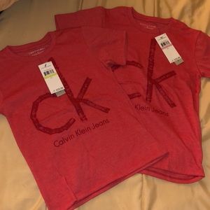 Youth Tee Calvin Klein size 4 & 6. Red on red